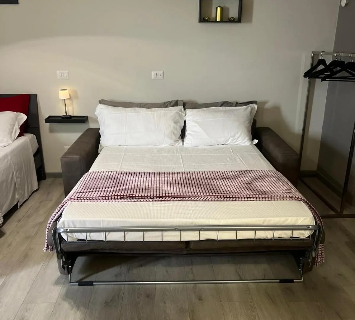 Sleep & Fly Bgy Airport-Station-Center Daire Bergamo 0*,  İtalya