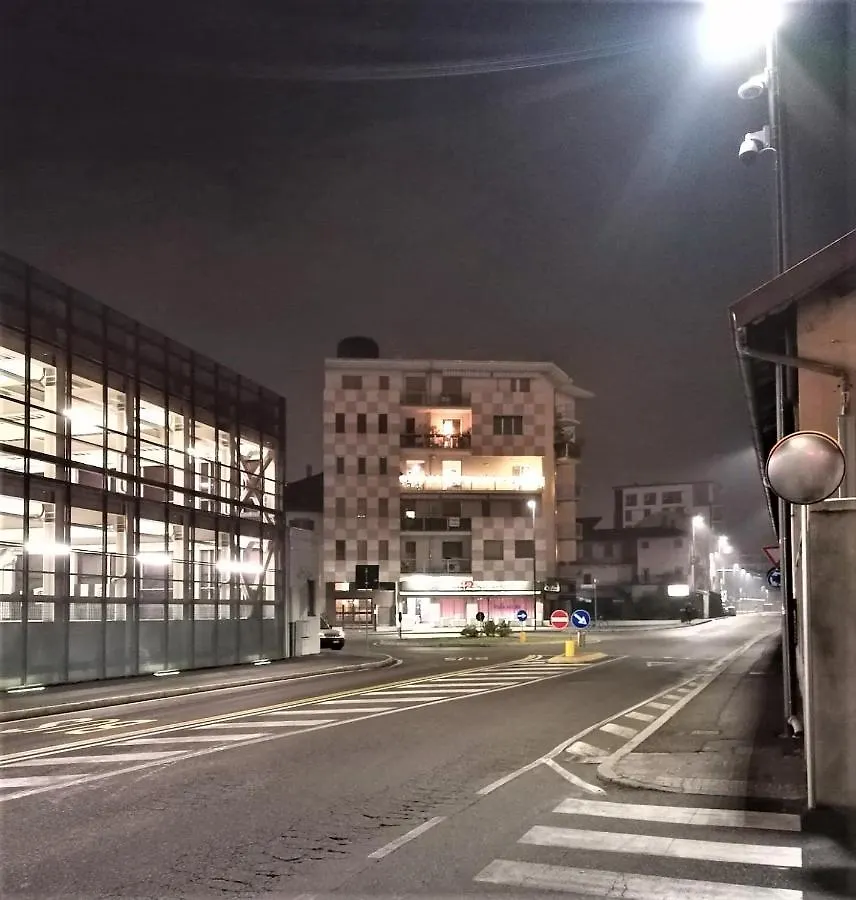 Ferienwohnung Sleep & Fly Bgy Airport-Station-Center Bergamo Italien