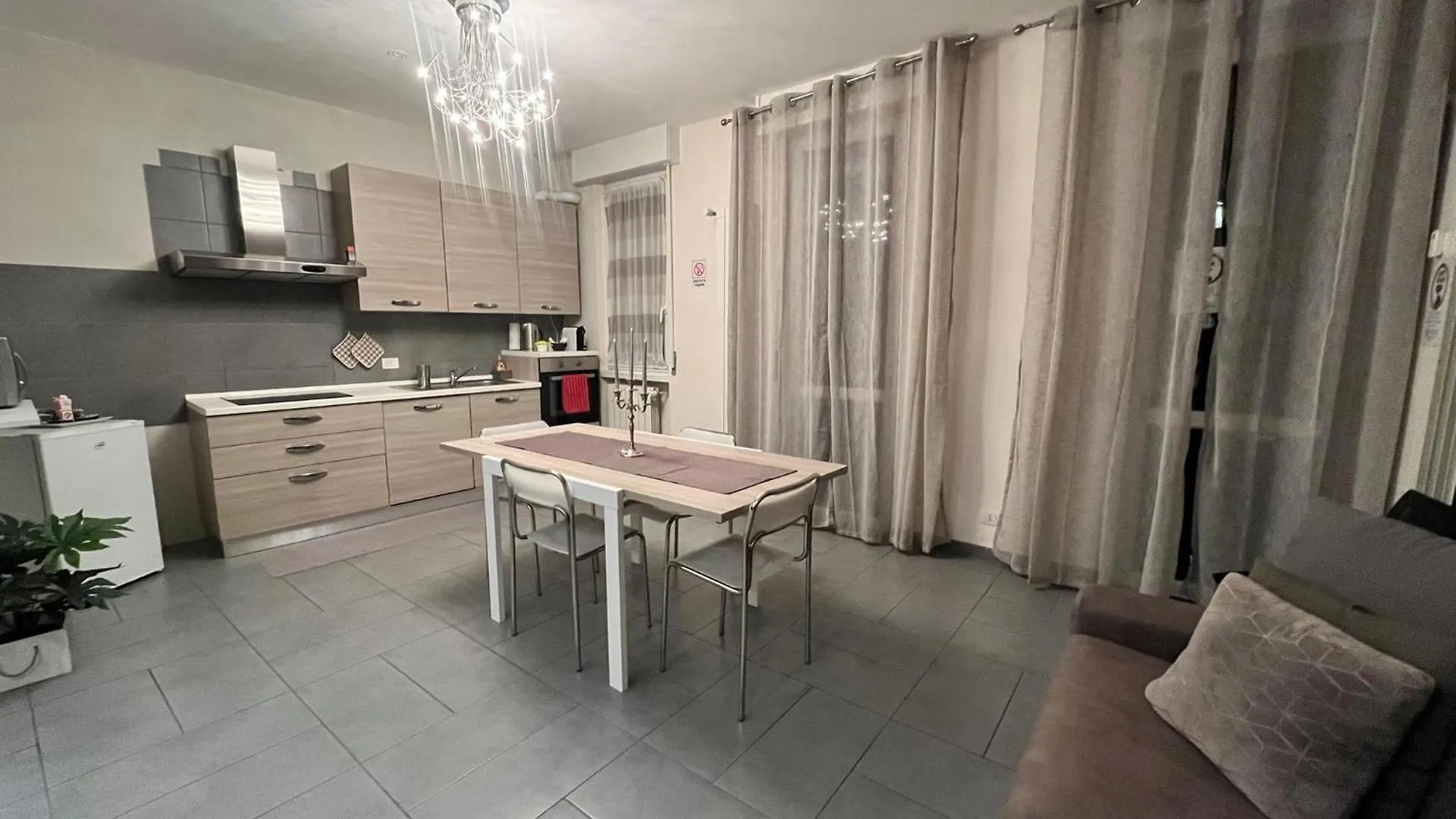 Ferienwohnung Sleep & Fly Bgy Airport-Station-Center Bergamo Apartment