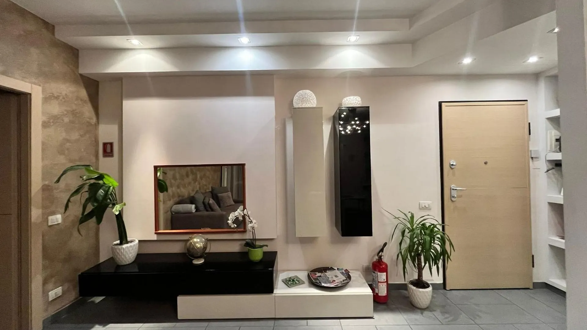 Ferienwohnung Sleep & Fly Bgy Airport-Station-Center Bergamo 0*,  Italien